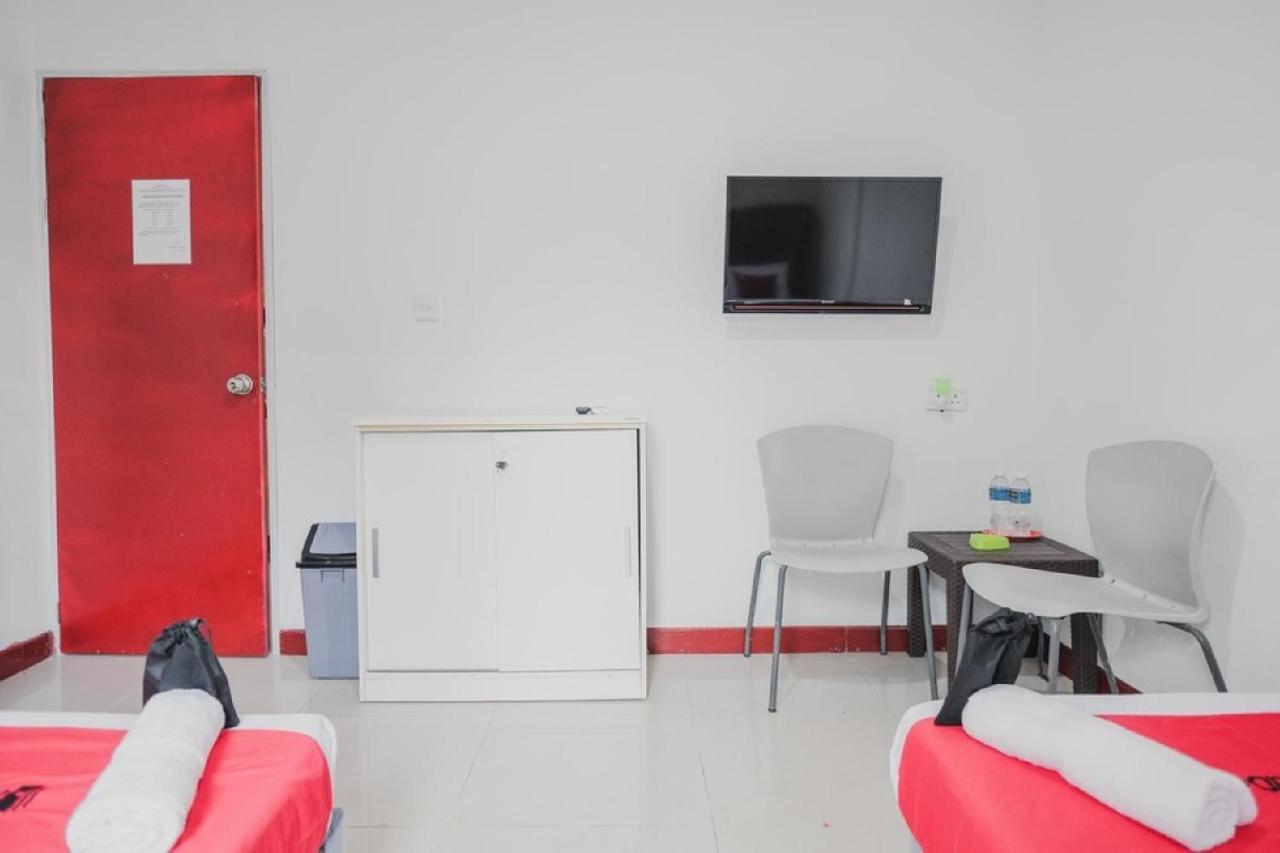 Reddoorz Near Nagoya Hill Batam 4 Hotel Jodoh  Eksteriør billede